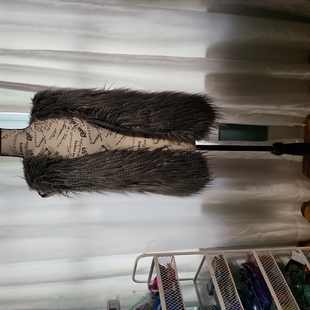 NWT Faux Fur Sweater Vest size PL